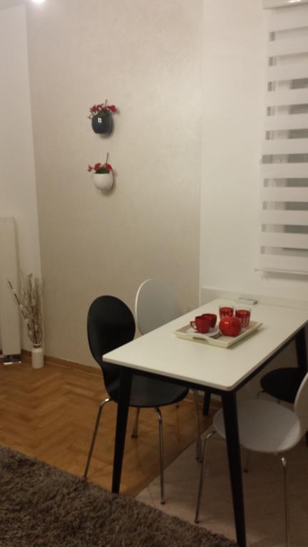 Apartment Fini Тиват Екстериор снимка