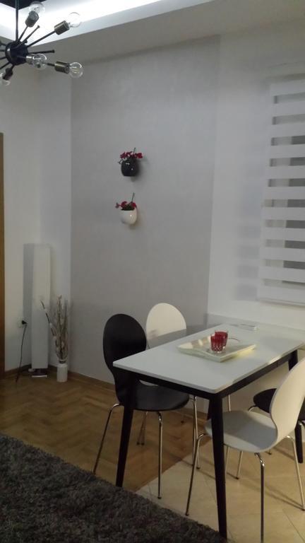Apartment Fini Тиват Екстериор снимка