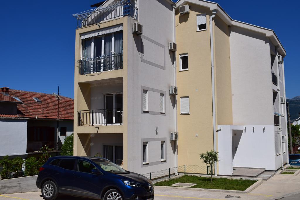 Apartment Fini Тиват Екстериор снимка