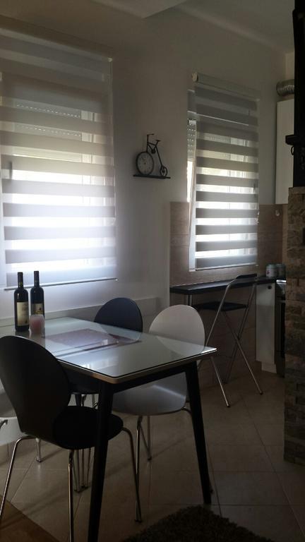 Apartment Fini Тиват Екстериор снимка