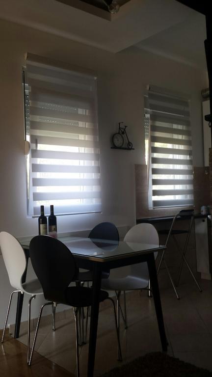 Apartment Fini Тиват Екстериор снимка
